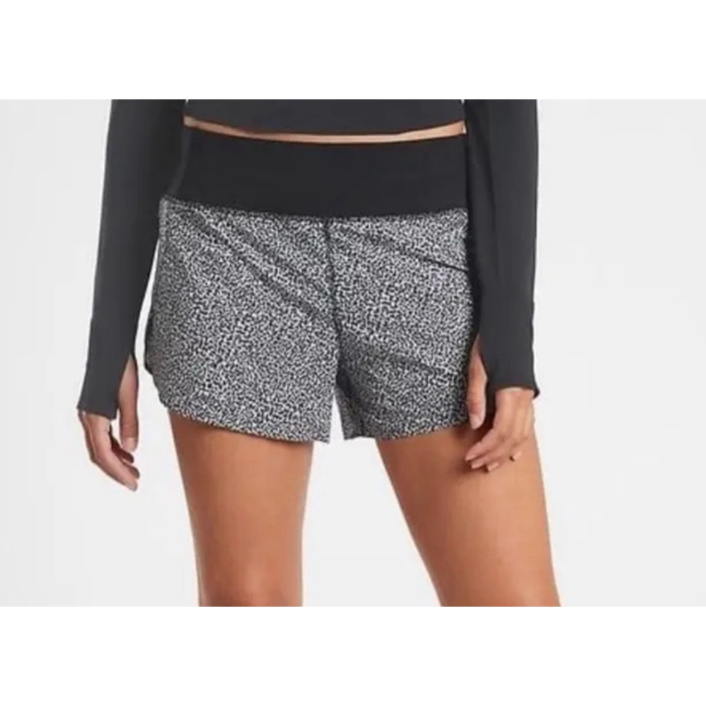 Women's Athleta Run With It 3.5" Micro Cheetah Print Athletic Shorts XS - Picture 4 of 7